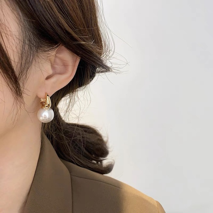 Pearl Drop Earrings