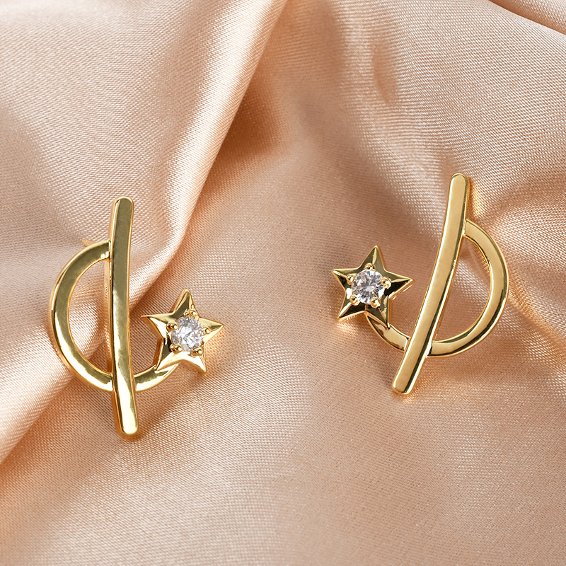 Star and Moon Stud Earrings - Rumi Life