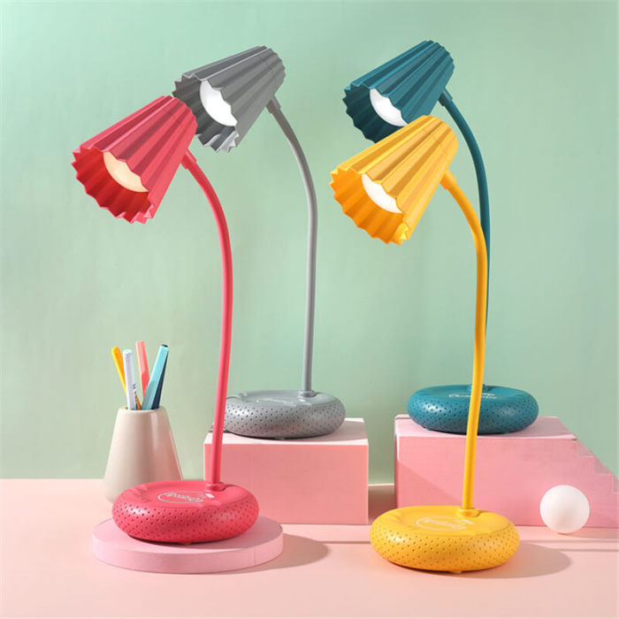 Three-Level Adjustable Brightness Desk Lamp
