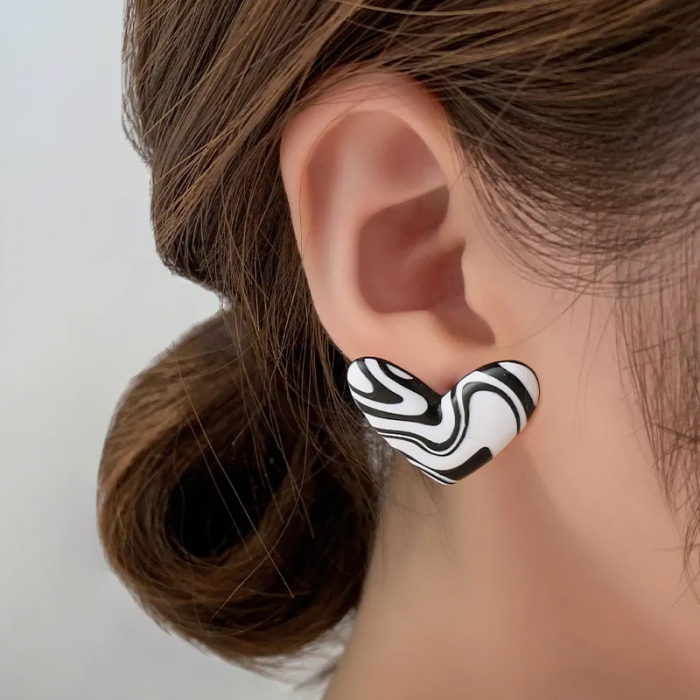 Black&White Heart Stud Earrings